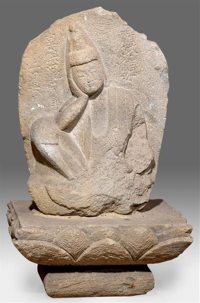 STELE VOTIVE DE LA DEESSE NYOIRIN KANNON EN PIERRE SCULPTEE