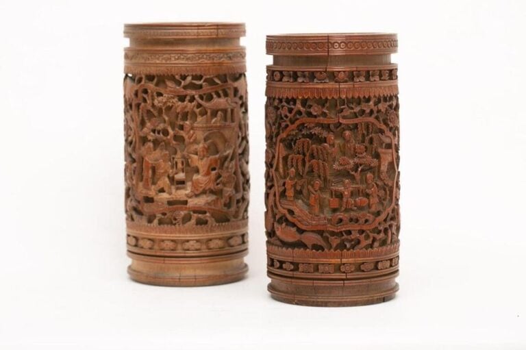 SUITE DE DEUX POTS A PINCEAUX EN BAMBOU, BITONG