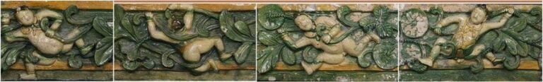SUITE DE QUATRE (4) ELEMENTS DE FRISE