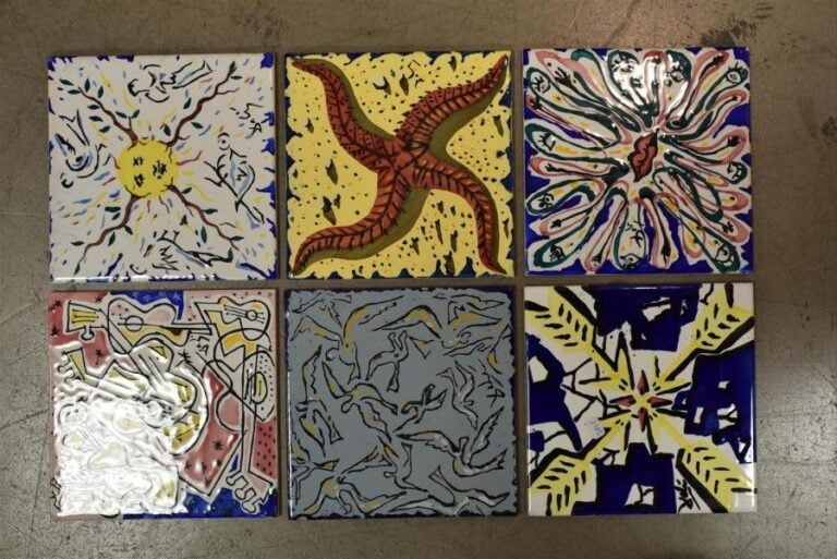 Suite de six carreaux en céramique 20 x 20 cm (chaque)
