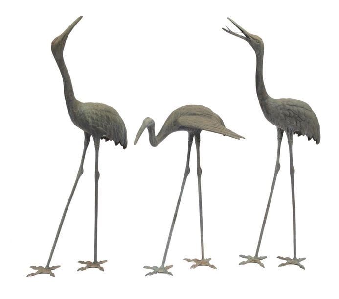 SUITE DE TROIS (3) OKIMONOS EN BRONZE