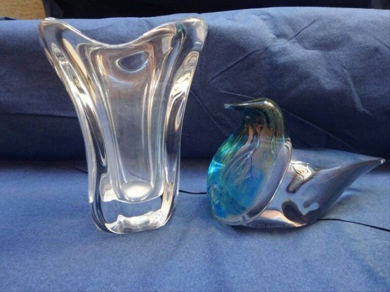Sujet aviforme en cristal pressé-moulé et bleut