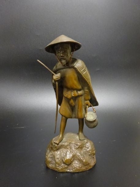 SUJET EN BRONZE REPRESENTANT UN PAYSAN