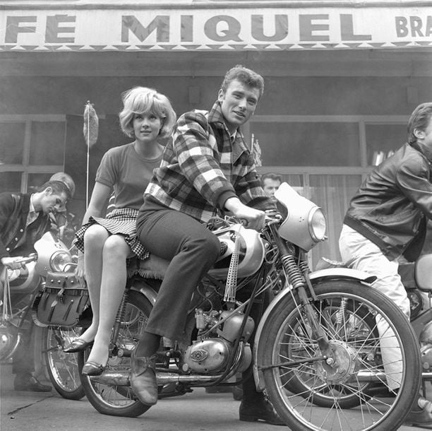 Sylvie Vartan et Johnny Hallyday - 1963 © L'Équipe 11 juin 196