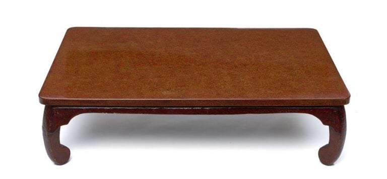 Table basse en laque de style wakasanuri (zataku