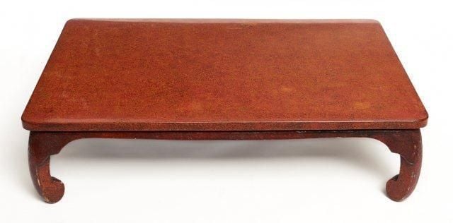 Table basse en laque wakasa-nuri (zataku