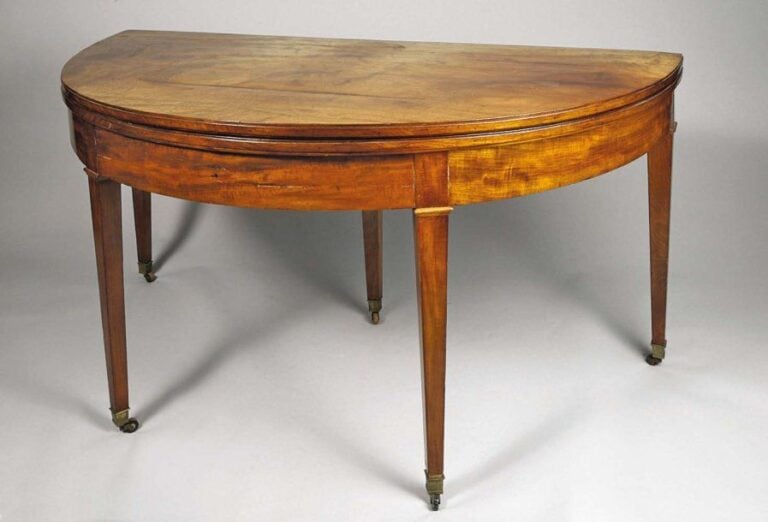 Table de salle à manger, de forme demi-lune à abattant, en acajo