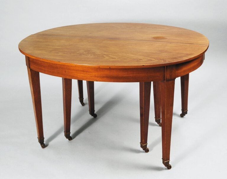 Table de salle à manger de forme ovale, en acajou et placage d'acajo