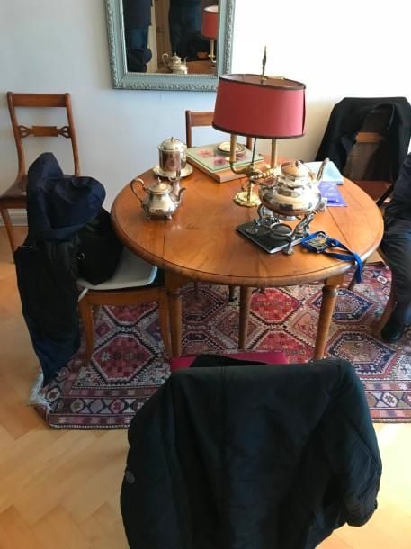 Table de salle à manger en bois naturel circulair