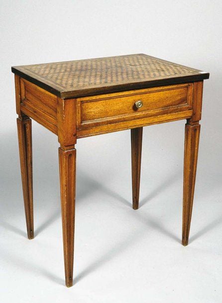 Table de salon marqueté de cubes, ouvrant par un tiroi