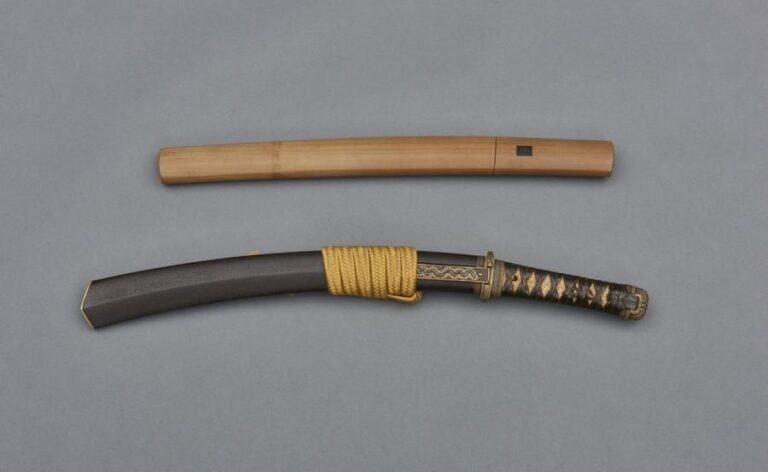 Tanto magnifiquement travaillé avec monture Matsushiro (koshirae) d'origin