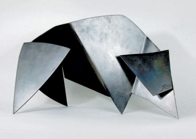 TAUREAU, 2010 Acier découpé et ciré signé en bas sur le côté Pièce unique 32 x 54 cm