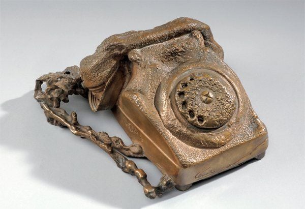 « Téléphone » Bronze signé sur le devant Cachet du fondeur Bocquel et numéroté EA 1/2 sur le côté