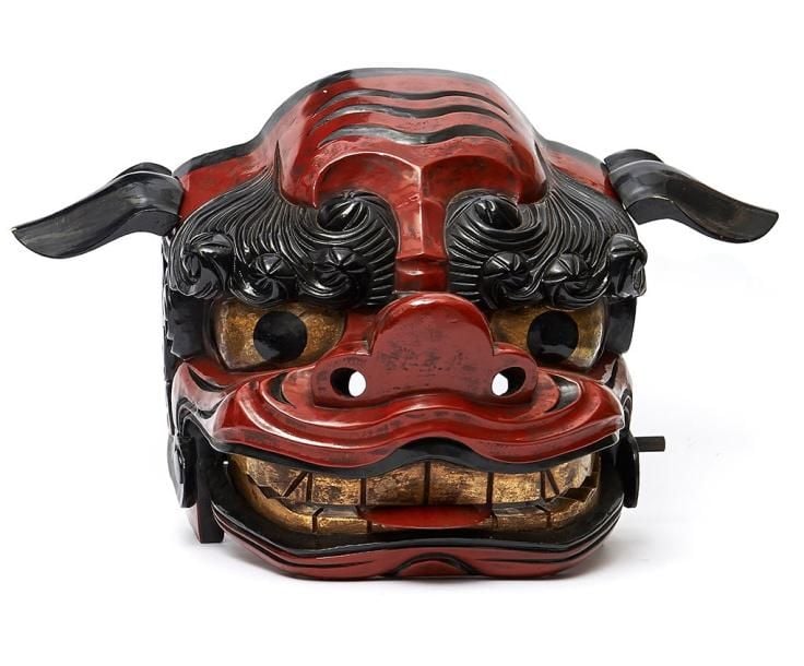 Tête de lion en bois avec oreilles et langue amovibles, utilisée pour la dance du lion (shishimai