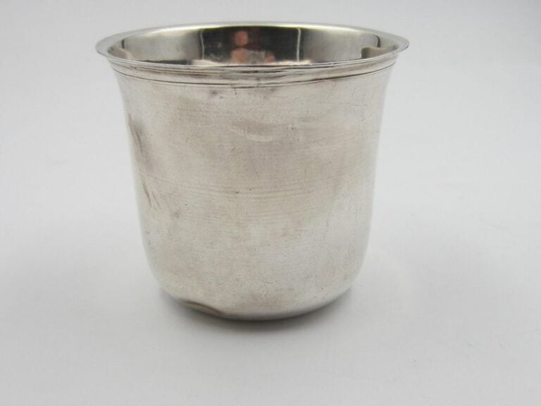 TIMBALE CURON en argent uni gravée d'un file