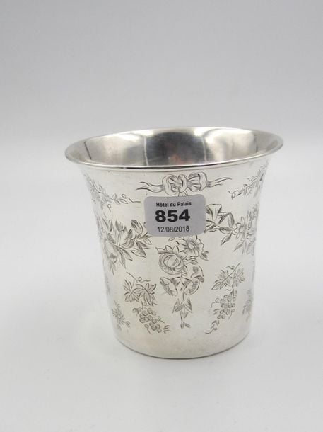 TIMBALE en argent (950 millièmes) à fond plat et col évas