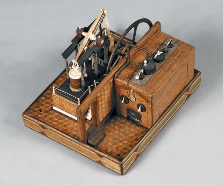 Travail de maîtrise représentant une machine à vapeur, entièrement réalisé en marqueterie de paille, os et bois sculpt