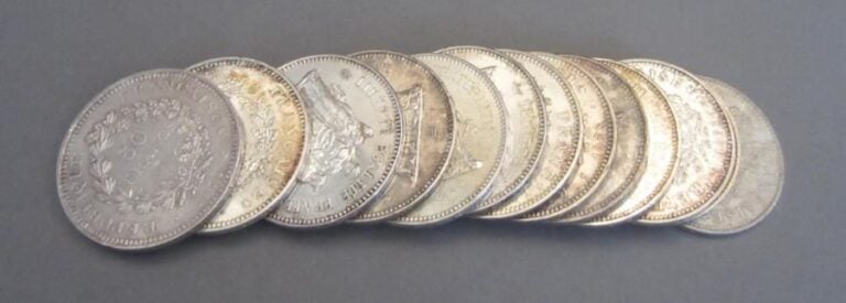 Treize pièces de 50 francs en argen