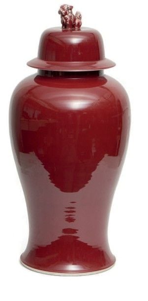 TRÈS GRAND VASE balustre de style chinois et de couleur rouge rubi