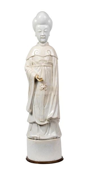 TRES GRANDE GUANYIN EN PORCELAINE DE DEHUA