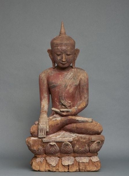 Très rare figurine Birmane en bois représentant un Bouddh