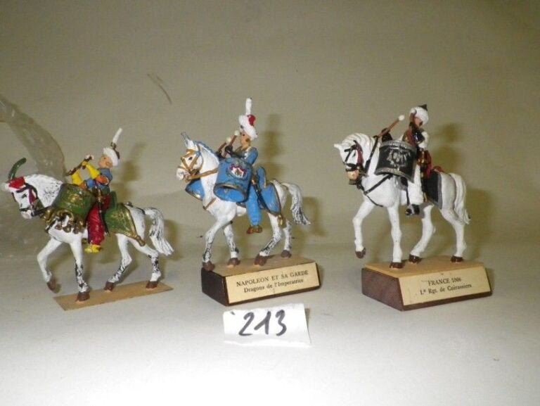 Trois cavaliers (timbaliers) Ier Empire de grande taille de marque inconnue