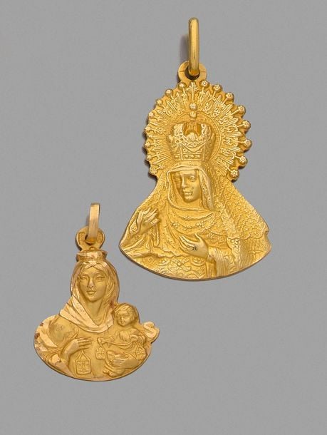 Trois PENDENTIFS religieux en or jaune (750 millièmes) comprenant: