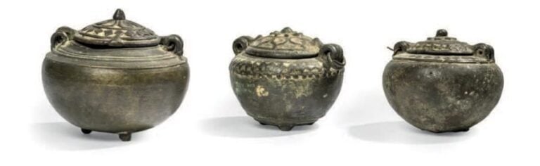 Trois pots à chaux Bronze