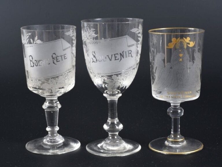 Trois verres à pie