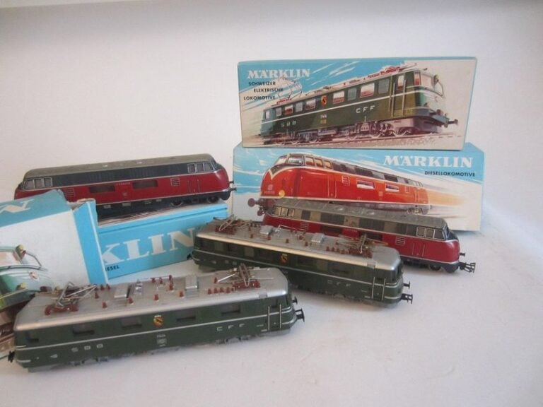 Un lot de 4 locomotives Marklin