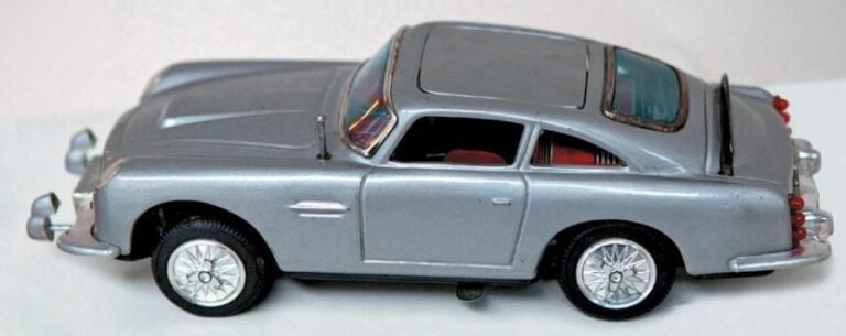 United - Aston Martin DB5 Multi Action - Ré