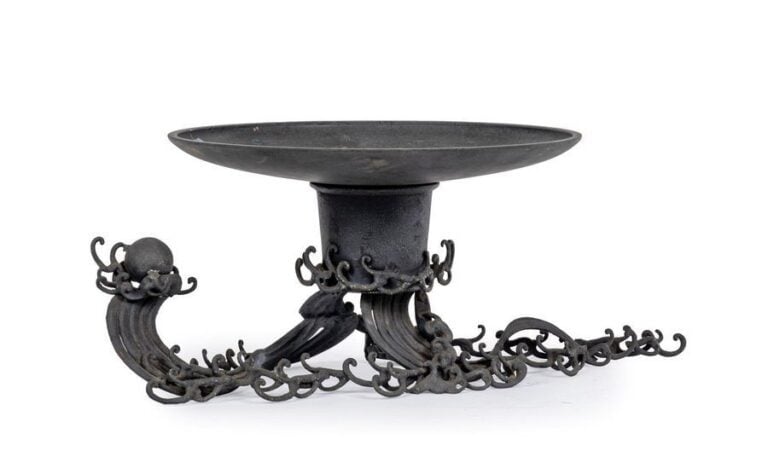 VAISSELLE ARCHAÏSANTE EN METAL, USUBATA POUR L'IKEBANA
