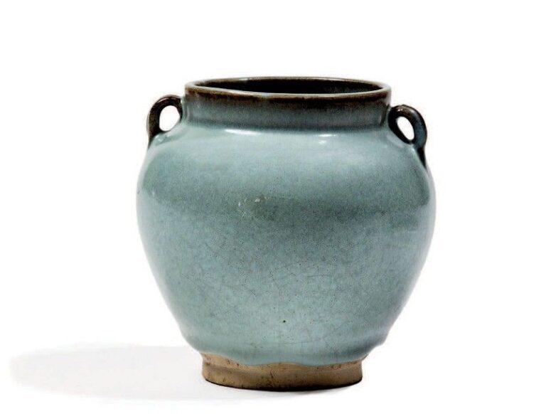 Vase à deux petites anses en céramique à couverte de type Junyao lavande à coulures aubergin