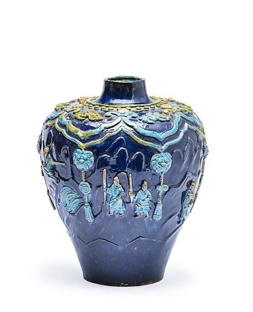 VASE A FLEURS DE PRUNUS EN PORCELAINE DITE FAHUA, MEIPING