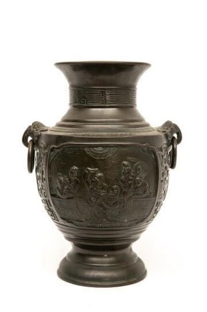 VASE ARCHAISANT EN BRONZE