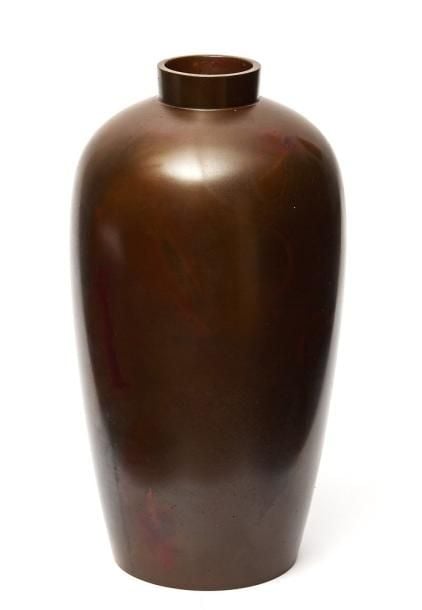 Vase au design moderne en forme classique de style Meiping mais à l'enver