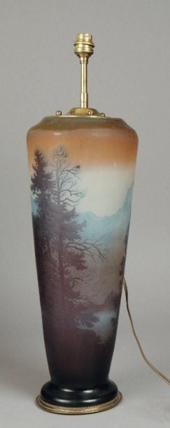 Vase conique à col rentr
