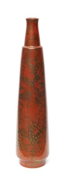 Vase de forme coniqu