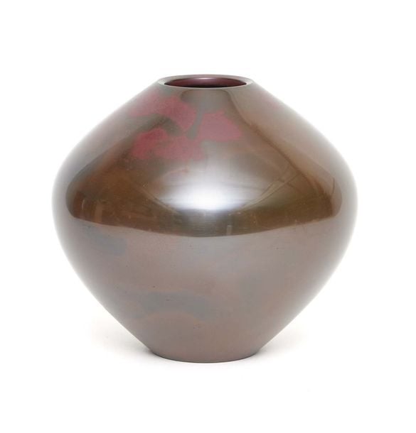 Vase en bronze brillant de couleur marron à taches rouge foncé par Takahashi Keiten (1920 – 2009