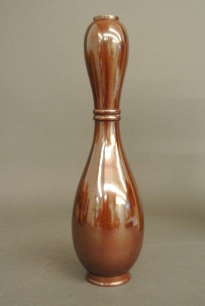 VASE en bronze pour arrangement de fleurs ikebana en forme de cal