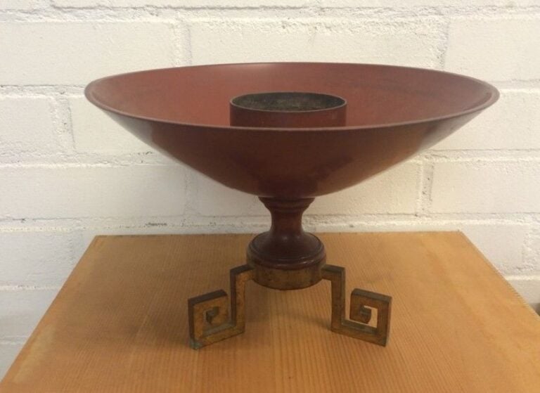 VASE en bronze usebata sur piétement tripode à enroulemen