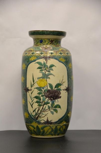 VASE EN CERAMIQUE EMAILLE, KUTANI