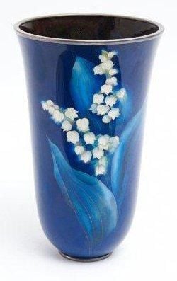 Vase en cloisonné de couleur bleu foncé et de forme tubulaire évasé