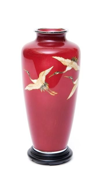 Vase en cloisonné de couleur roug