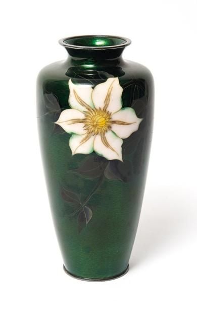 Vase en cloisonné de couleur vert fonc