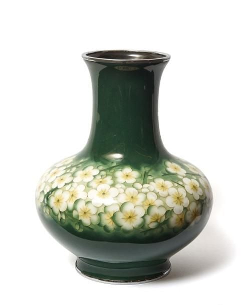 Vase en cloisonné de couleur vert foncé avec bordures argentée