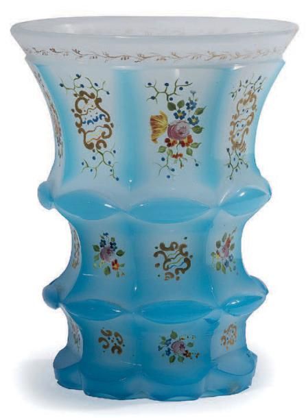 * Vase en cristal à pans coupés