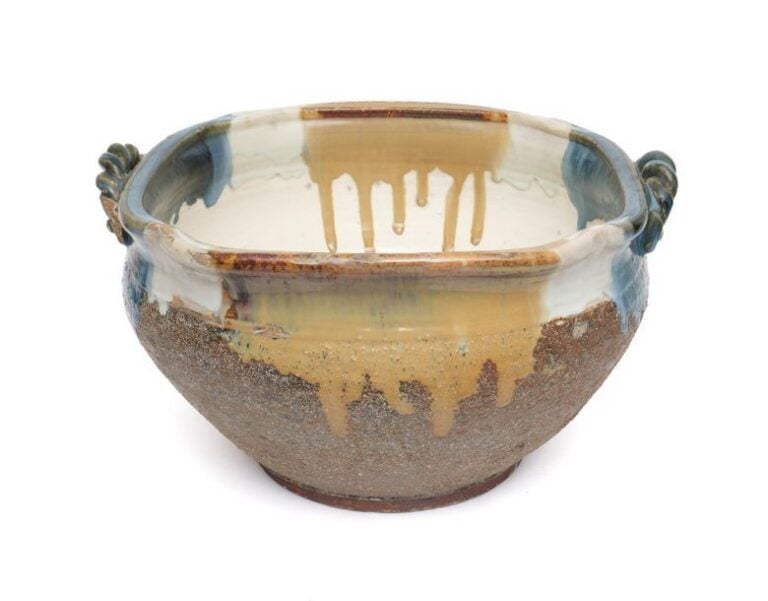 VASE EN FAIENCE D'ORIBE