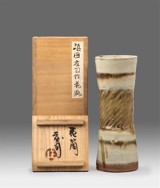 VASE EN GRES EN FORME DE SABLIER PAR SHOJi Hamada / ???? (1894-1978)