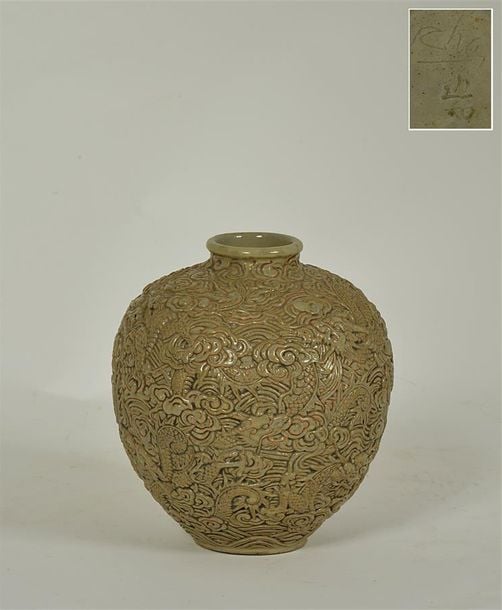 VASE OVOÏDE AUX DRAGONS EN GRES DE BIEN HOA ??